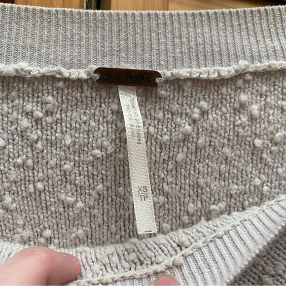 Free People Cream Sweater size XS - Picture 2 of 5